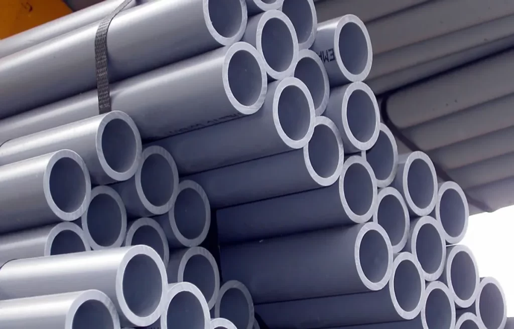 نمای نزدیک لوله پنج لایه با مقطع چندلایه