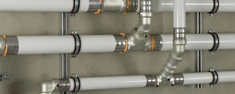 نصب حرفه‌ای لوله پنج لایه در تأسیسات صنعتی